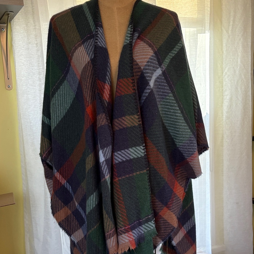 Vince Camuto Poly Plaid Poncho One Size